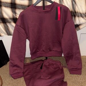 On ChIc SET - Cropped Sweatshirt and Joggers Set - NWT